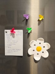 Magnetky Motýlci s květinovým stojánkem – sada 12 ks (mix barev)