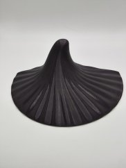 Polička ve tvaru hřibu - černá s odlesky