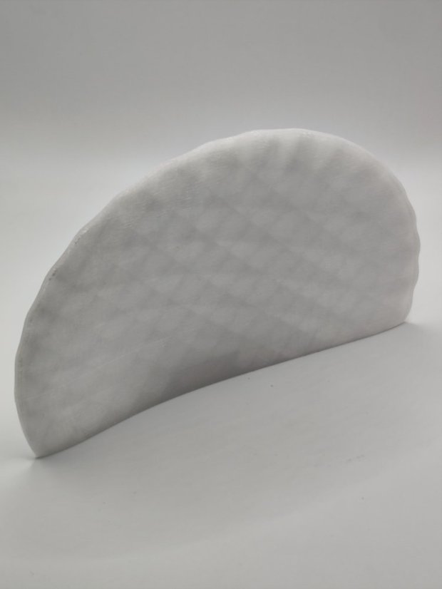 Polička ve tvaru hřibu - bíla s odlesky