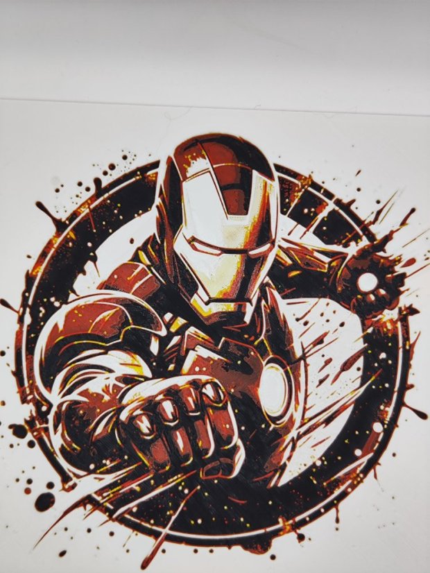 Iron man na stenu