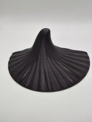 Polička ve tvaru hřibu - černá s odlesky